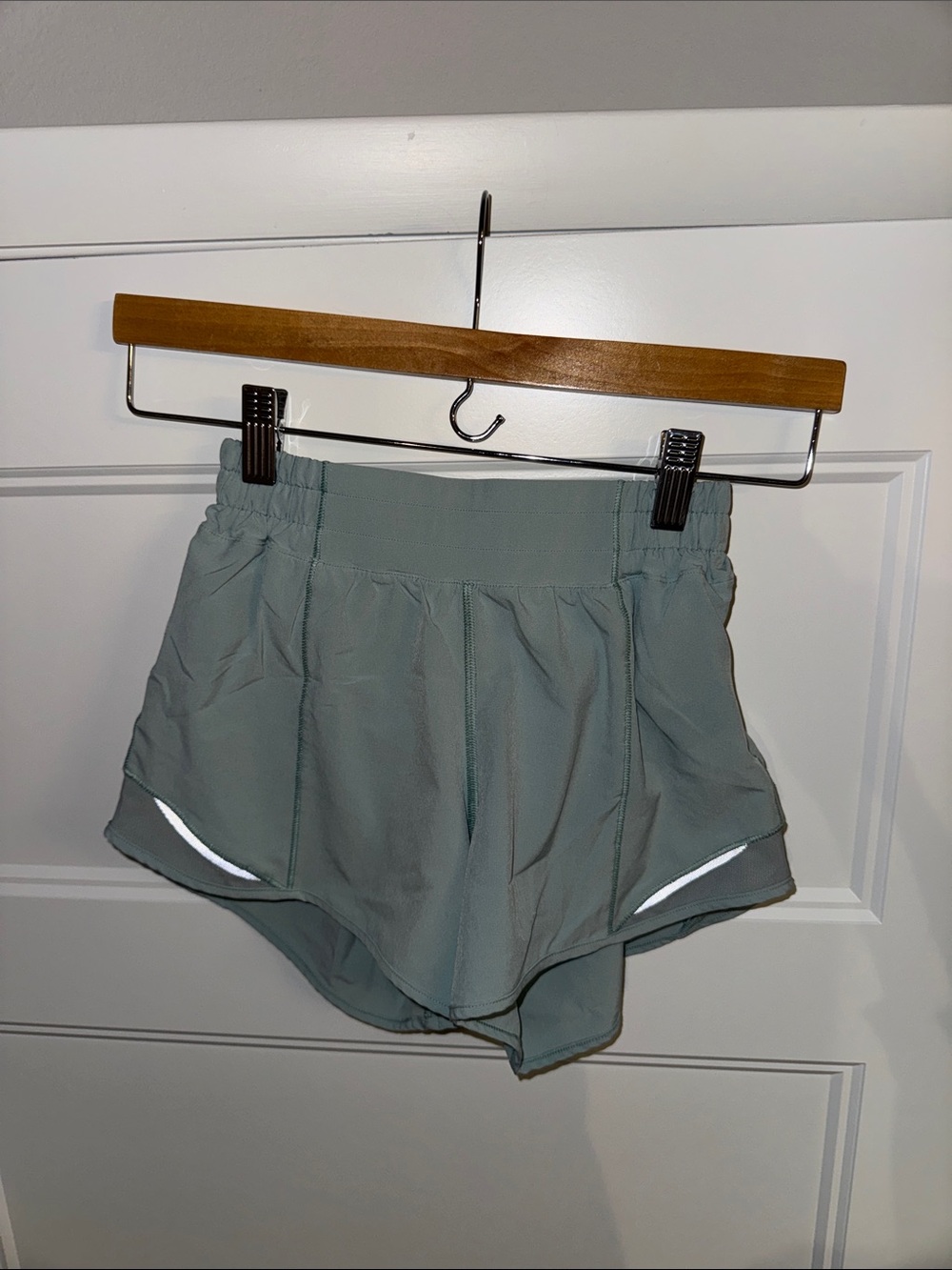 Lululemon Hotty Hot Shorts Seafoam Green Women's Running Shorts - Like New